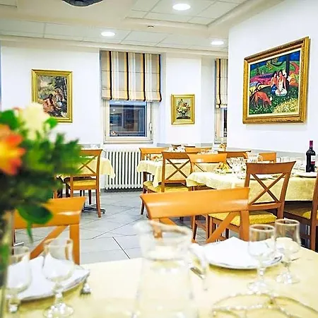 Notre Dame De France Hotel Lourdes