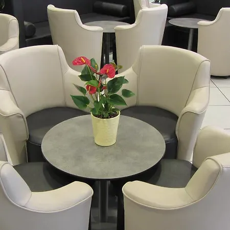 Notre Dame De France 호텔