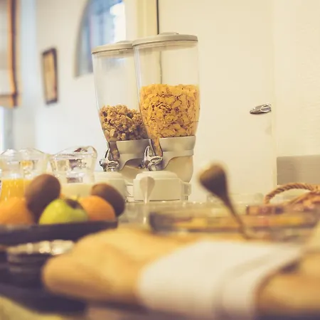 Notre Dame De France 호텔 3*