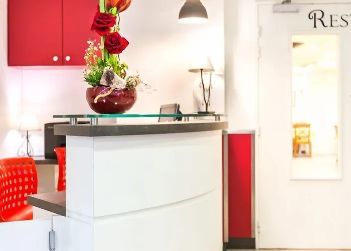 فندق Notre Dame De France