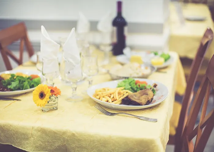 فندق Notre Dame De France 3*