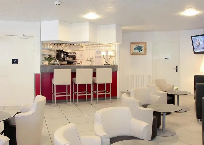 Отель Notre Dame De France 3*